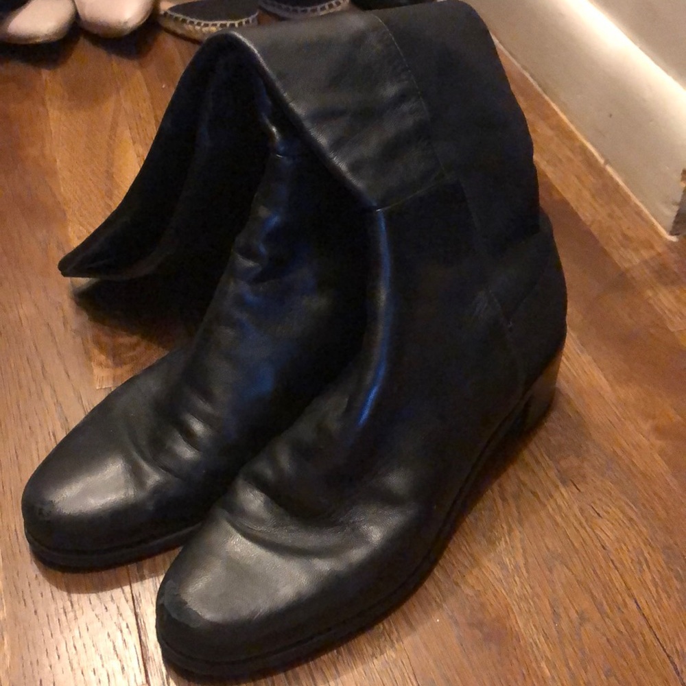 Stuart Weitzman 50/50 Black Boot. Size 9 - image 1